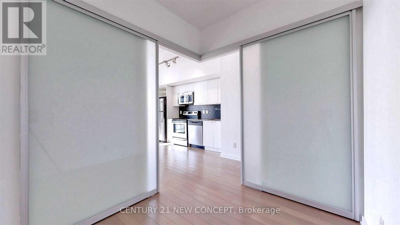 2505 - 105 The Queensway Avenue, Toronto, Ontario  M6S 5B5 - Photo 9 - W12998692