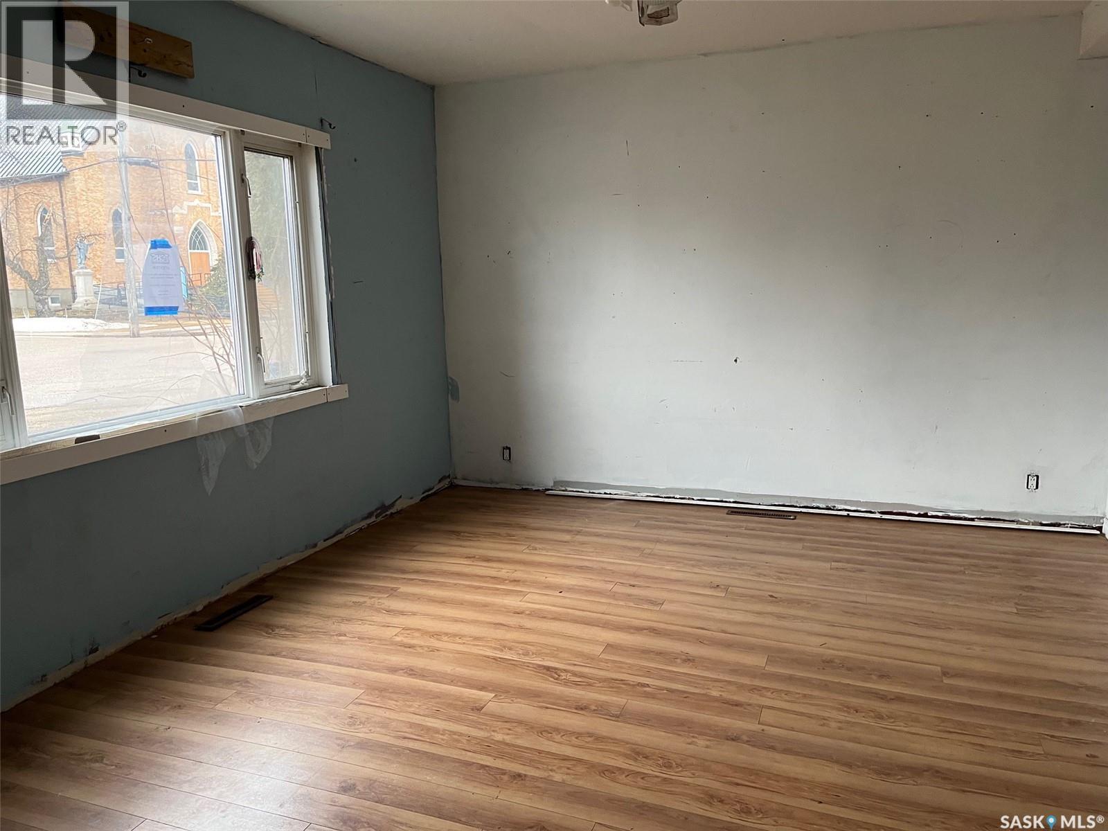 138 1st Avenue E, Montmartre, Saskatchewan  S0G 3M0 - Photo 12 - SK032936