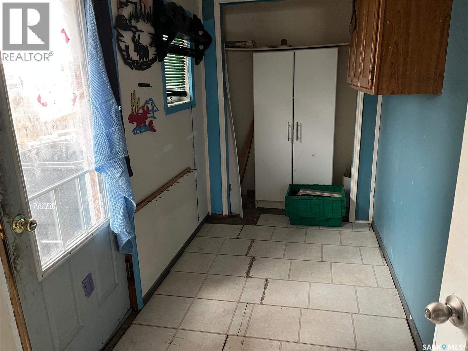 138 1st Avenue E, Montmartre, Saskatchewan  S0G 3M0 - Photo 2 - SK032936