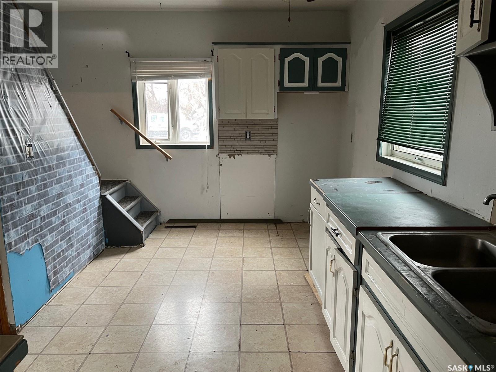 138 1st Avenue E, Montmartre, Saskatchewan  S0G 3M0 - Photo 3 - SK032936