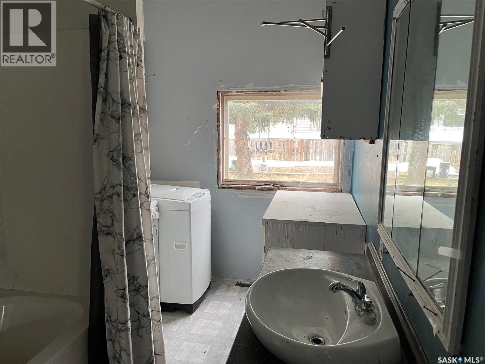 138 1st Avenue E, Montmartre, Saskatchewan  S0G 3M0 - Photo 9 - SK032936