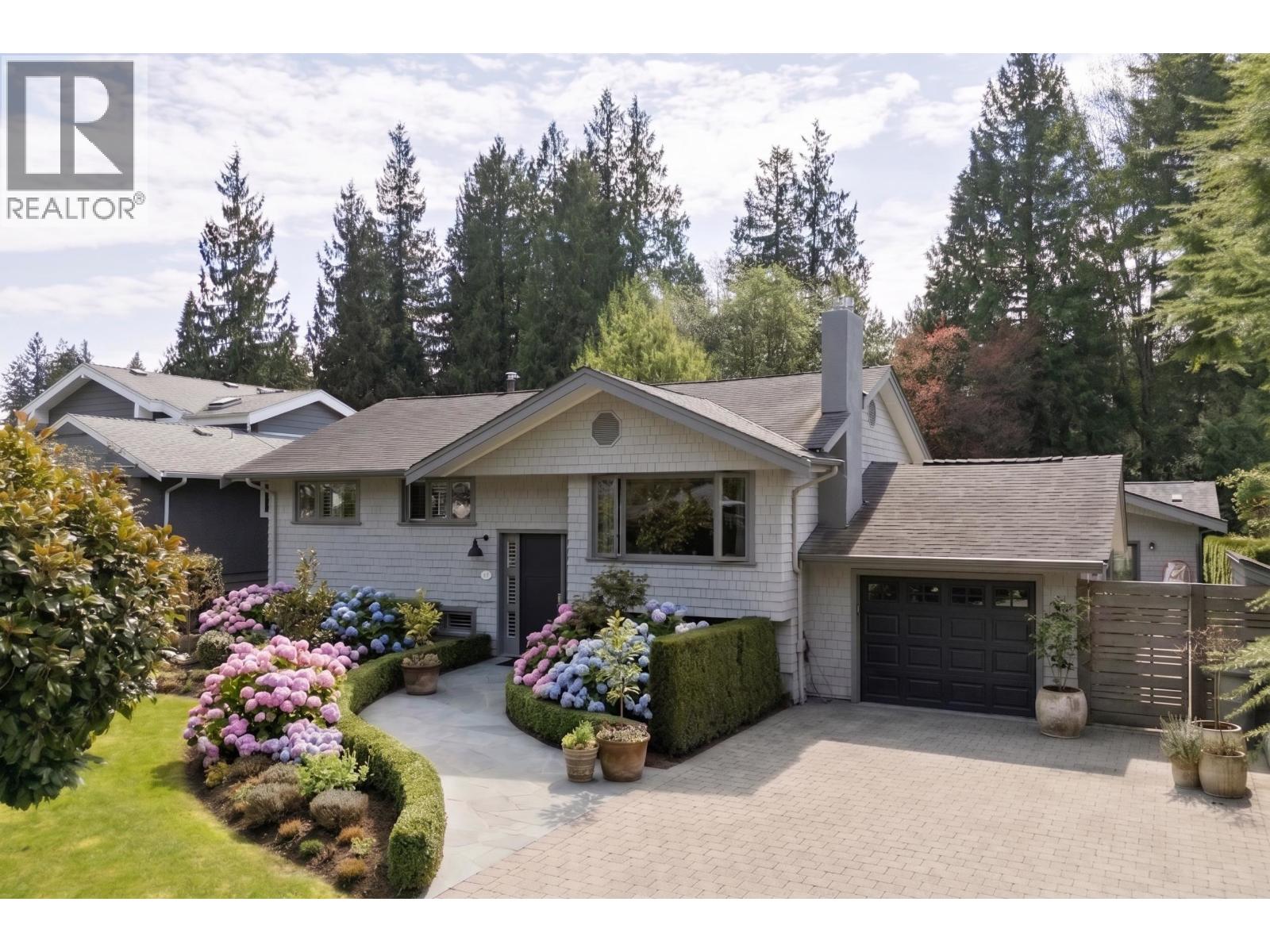 1383 W 23RD STREET, North Vancouver, British Columbia