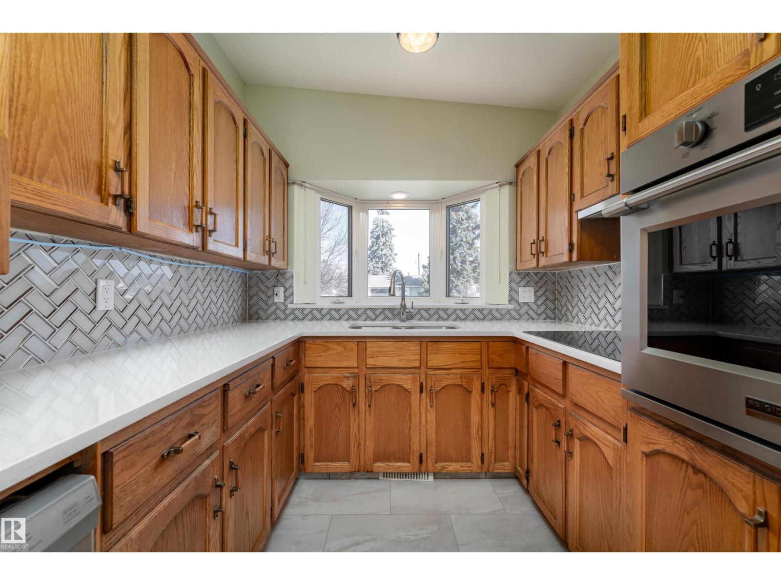 9523 134 Av Nw, Edmonton, Alberta  T5E 1H8 - Photo 2 - E4482240