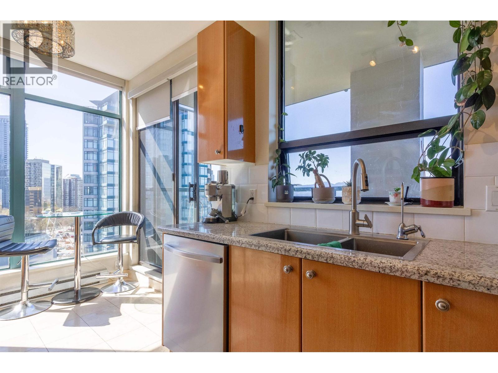 1602 4567 Hazel Street, Burnaby, British Columbia  V5H 4V4 - Photo 11 - R3111213