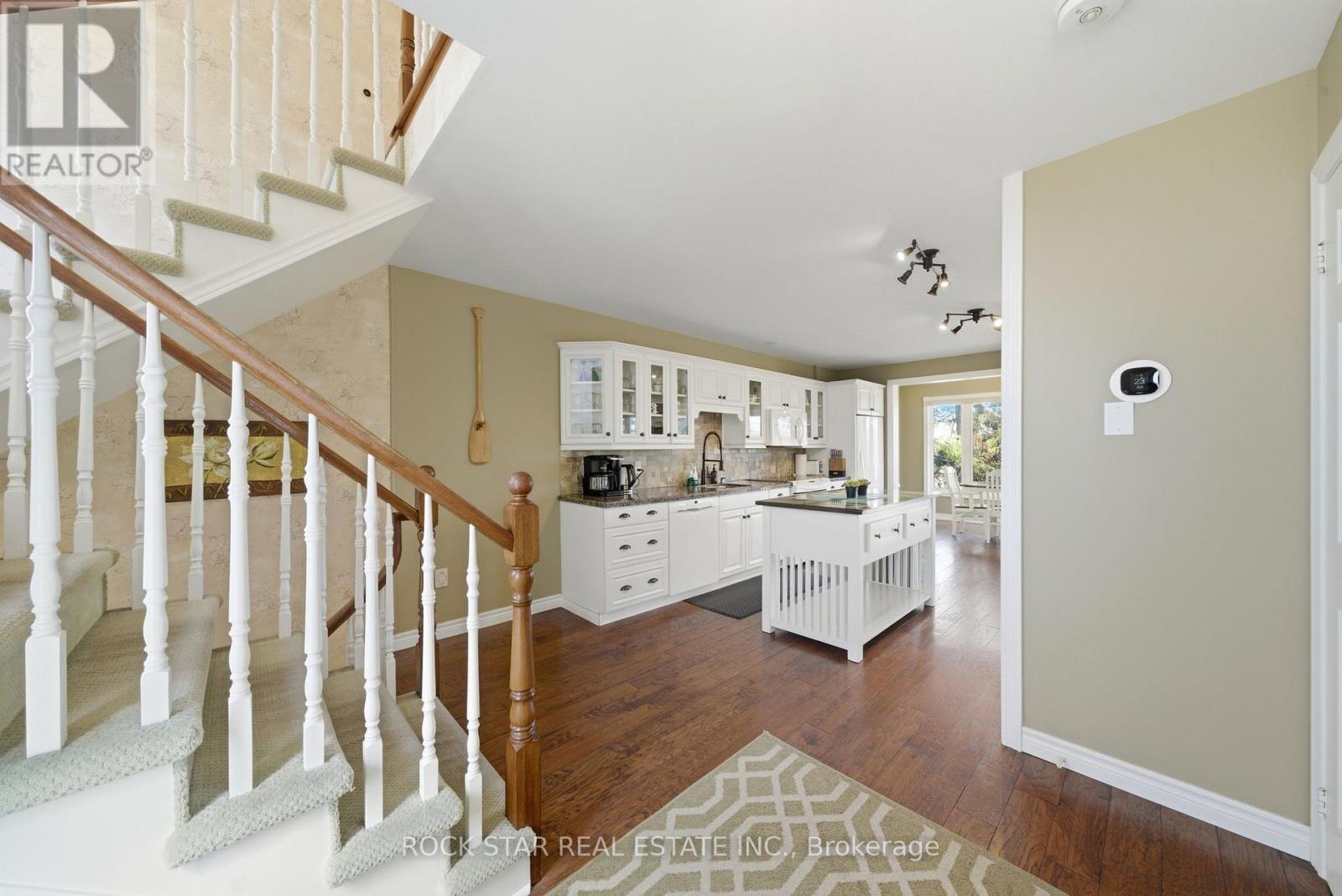 72 Martindale Road, St. Catharines, Ontario  L2S 2Y3 - Photo 3 - X12998560