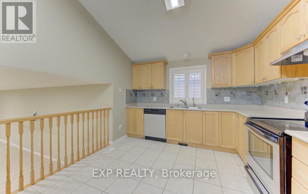 431 Lausanne Crescent, Waterloo, Ontario  N2T 2X6 - Photo 8 - X12998580