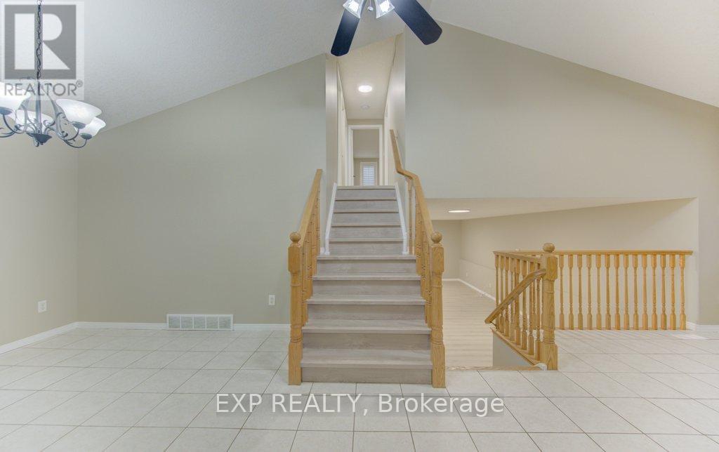 431 Lausanne Crescent, Waterloo, Ontario  N2T 2X6 - Photo 9 - X12998580