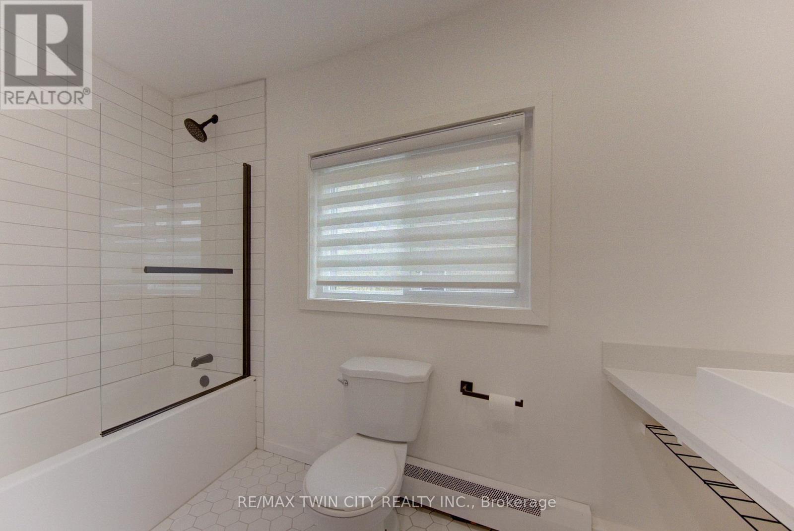 67 Louisa Street W, Kitchener, Ontario  N2H 5L9 - Photo 18 - X12998604