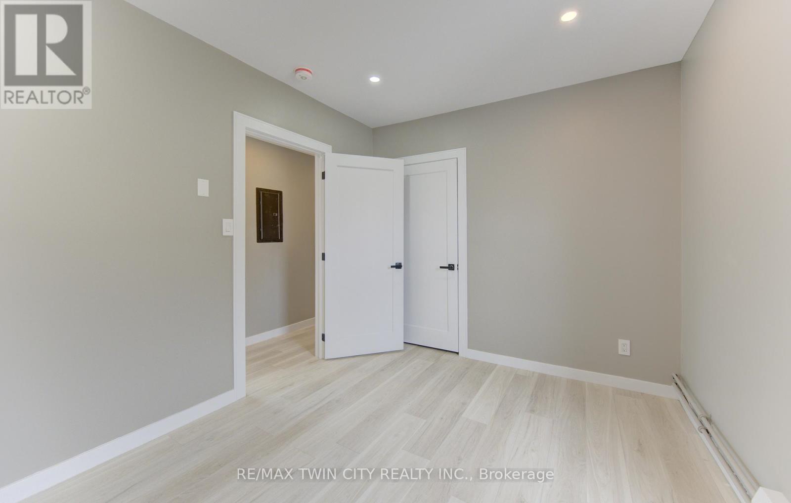 67 Louisa Street W, Kitchener, Ontario  N2H 5L9 - Photo 7 - X12998604