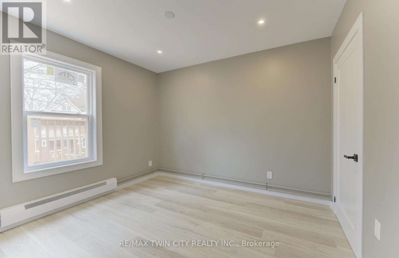 67 Louisa Street W, Kitchener, Ontario  N2H 5L9 - Photo 9 - X12998604