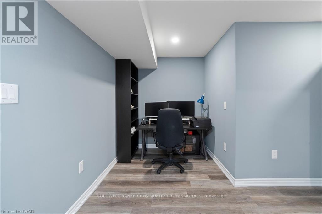 4 Macbean Crescent, Hamilton, Ontario  L8B 0S5 - Photo 37 - X12998680