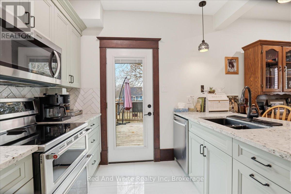 608 Ontario Street, Stratford, Ontario  N5A 3J5 - Photo 10 - X12877876