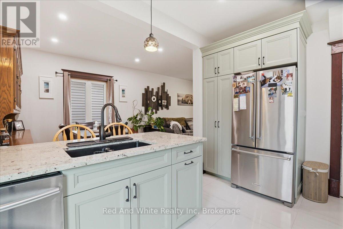 608 Ontario Street, Stratford, Ontario  N5A 3J5 - Photo 12 - X12877876