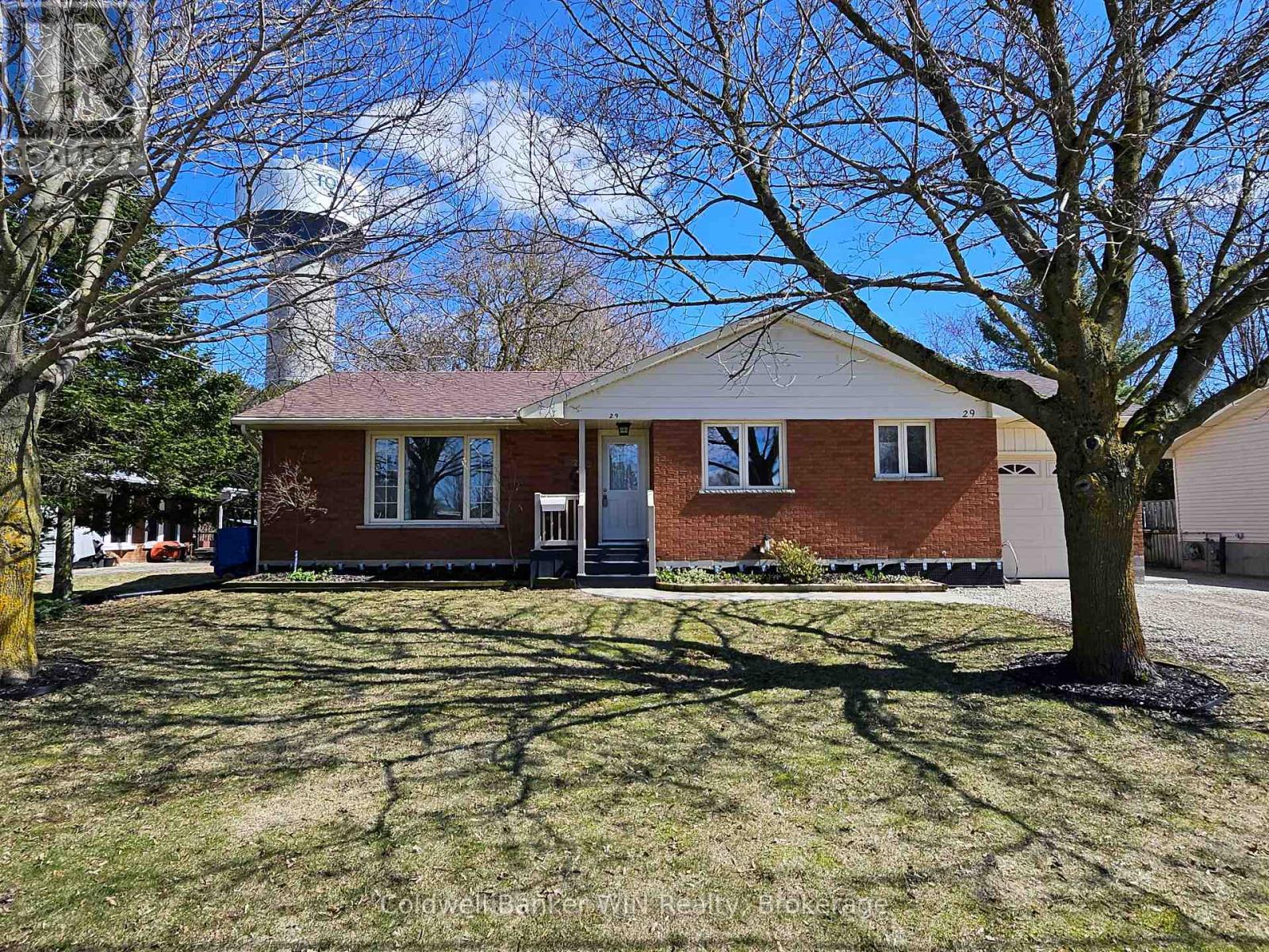 29 JOHN STREET W, Minto, Ontario