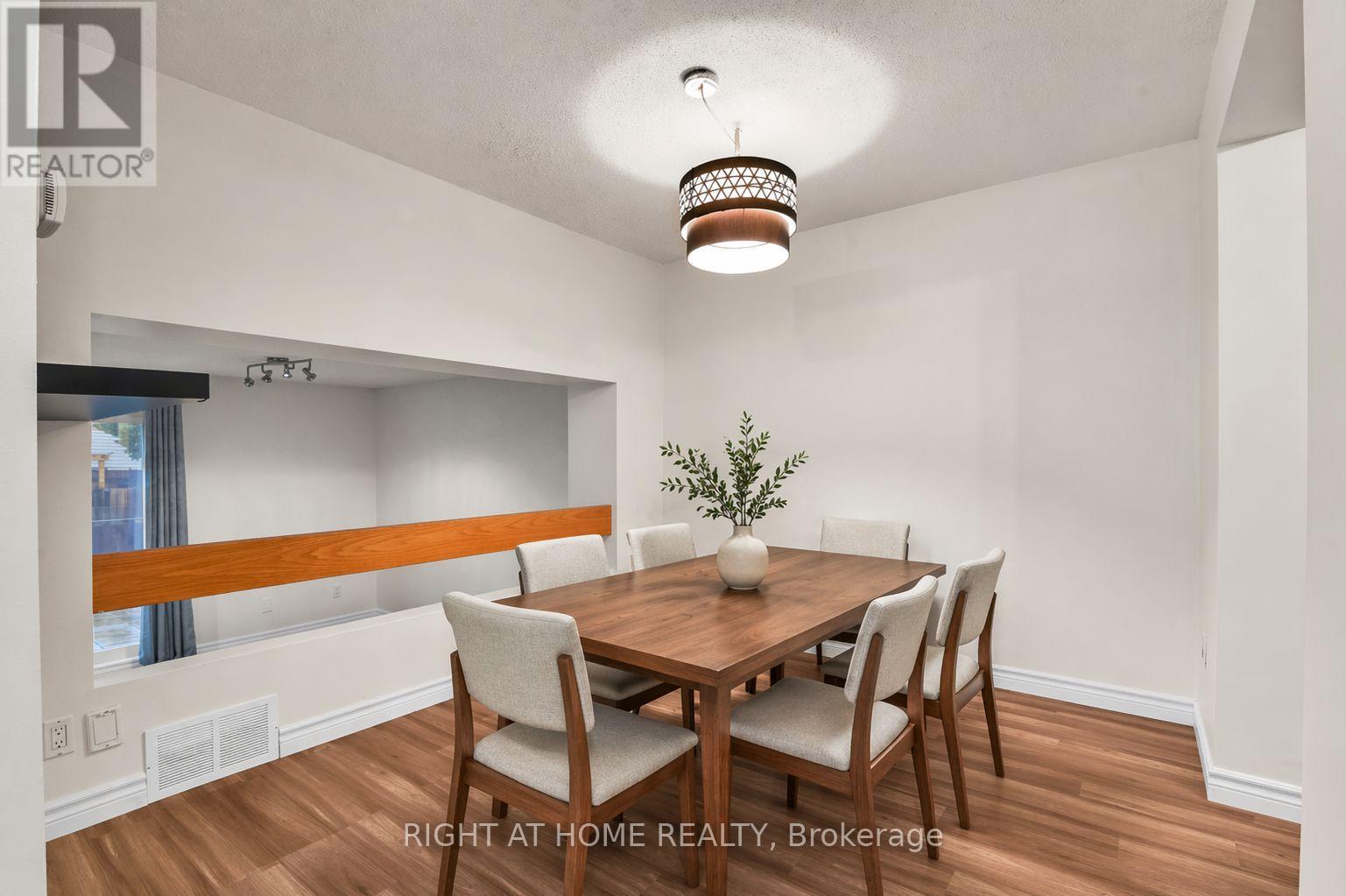 E - 1700 Lamoureux Drive, Ottawa, Ontario K1E 2N2 - Photo 5 - X12997356