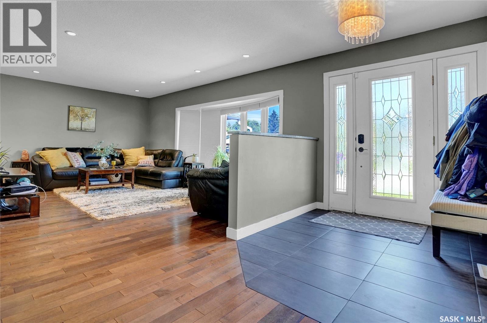 1614 11th Avenue Nw, Moose Jaw, Saskatchewan  S6H 6W9 - Photo 3 - SK026399