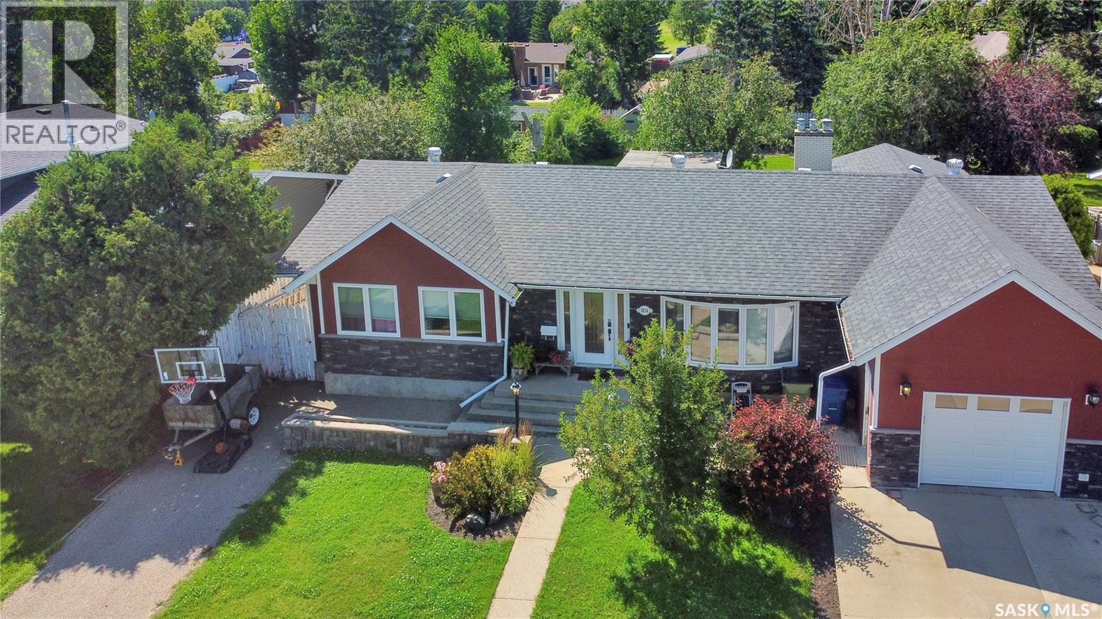 1614 11th AVENUE NW, Moose Jaw, Saskatchewan