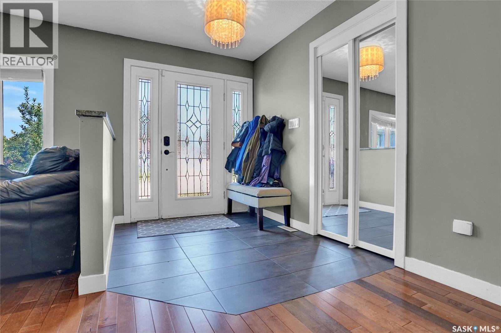 1614 11th Avenue Nw, Moose Jaw, Saskatchewan  S6H 6W9 - Photo 2 - SK026399