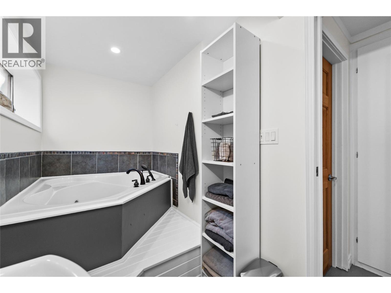 2181 Perryville Place, Kamloops, British Columbia  V2B 7Y1 - Photo 20 - 10383419