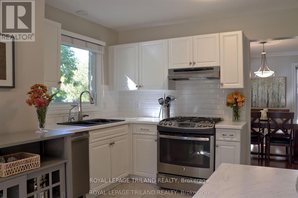 1 - 70 Sunnyside Drive, London North, Ontario  N5X 3W4 - Photo 7 - X12998698