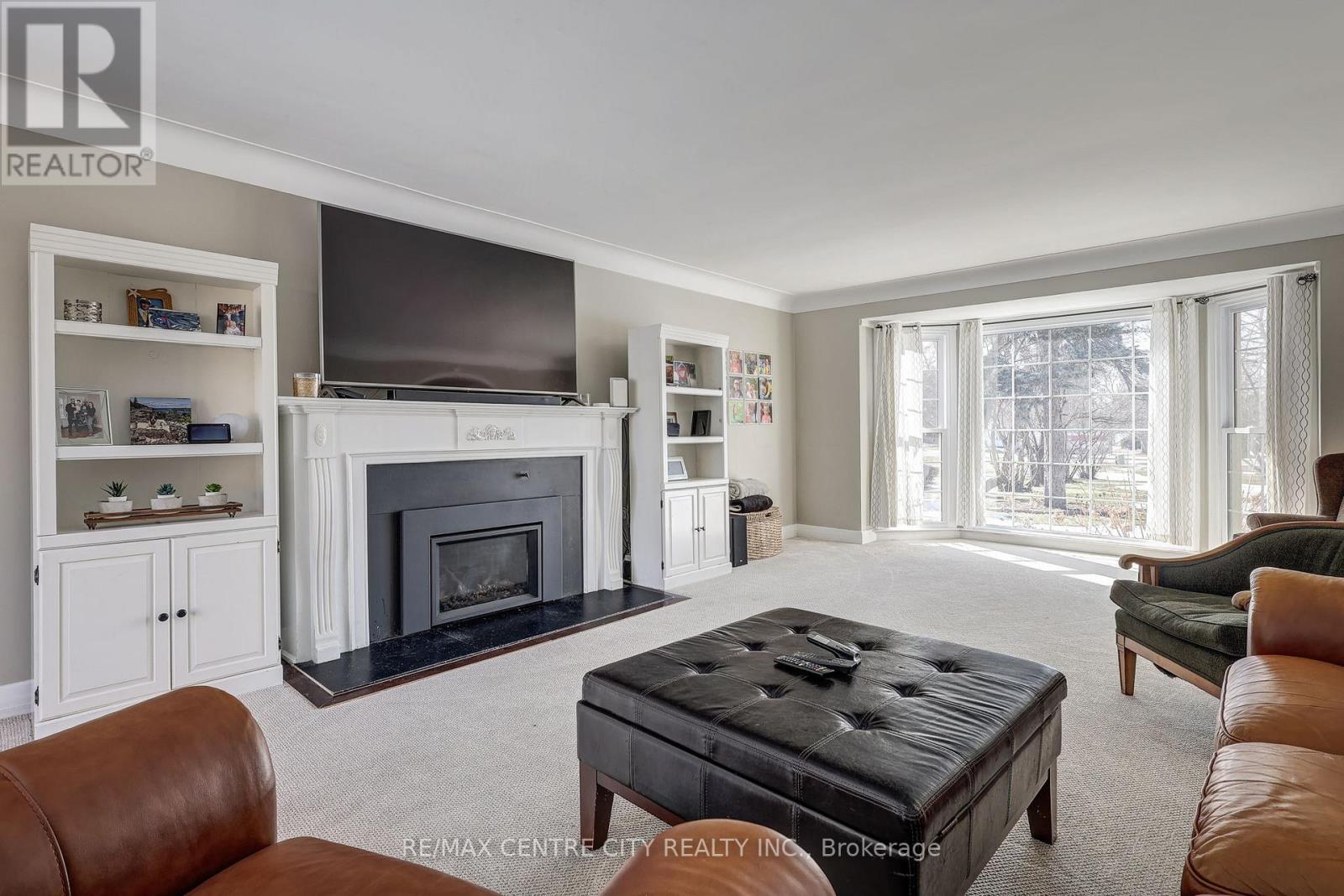 339 Sunset Drive, Central Elgin, Ontario  N5R 3C6 - Photo 11 - X12840160