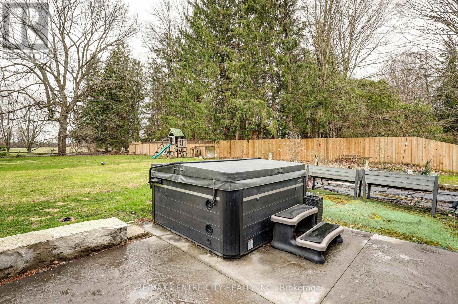 339 Sunset Drive, Central Elgin, Ontario  N5R 3C6 - Photo 44 - X12840160