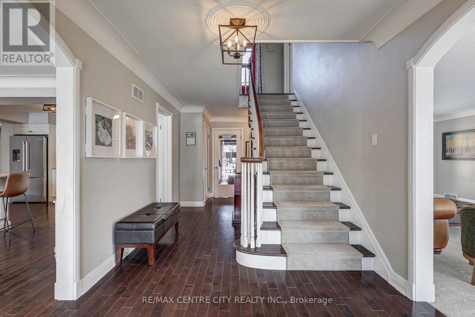 339 Sunset Drive, Central Elgin, Ontario  N5R 3C6 - Photo 8 - X12840160