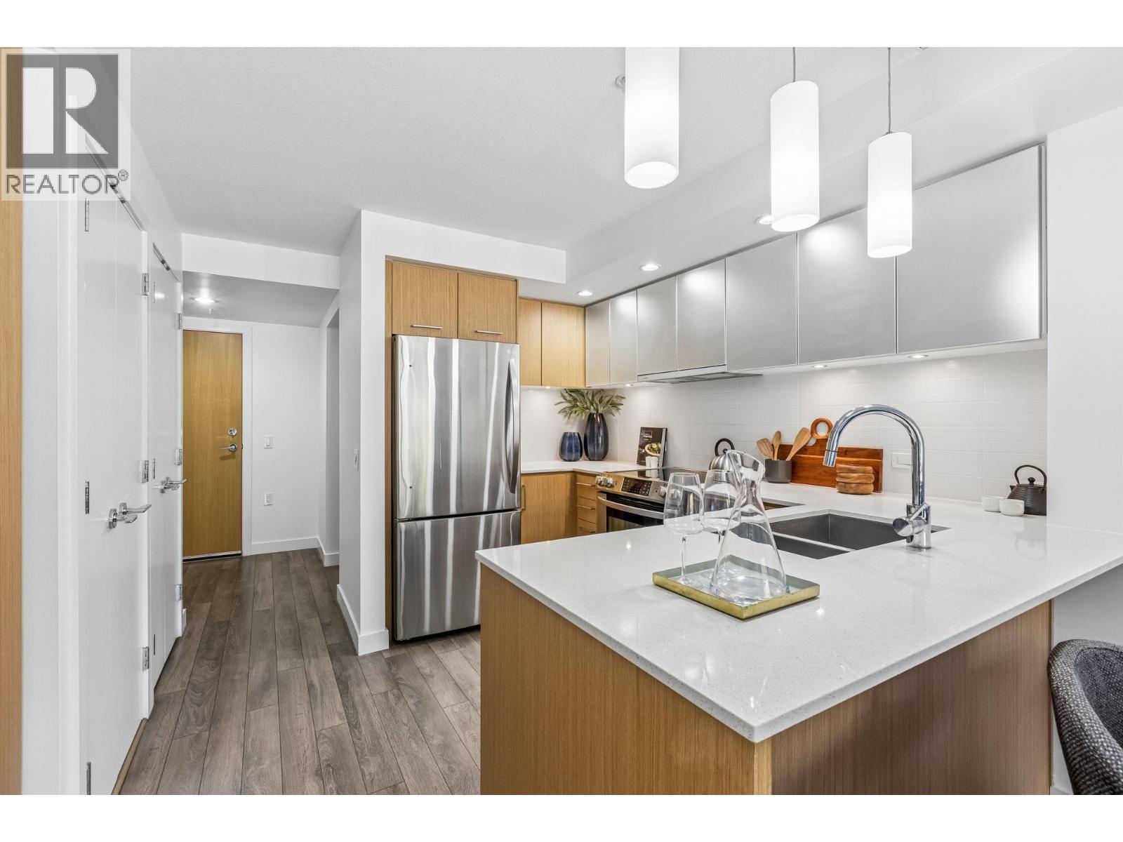 211 221 E 3rd Street, North Vancouver, British Columbia  V7L 0C1 - Photo 5 - R3111465