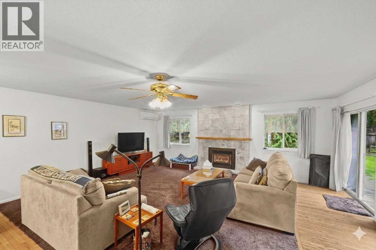 19607 Somerset Drive, Pitt Meadows, British Columbia  V3Y 2L4 - Photo 5 - R3101609