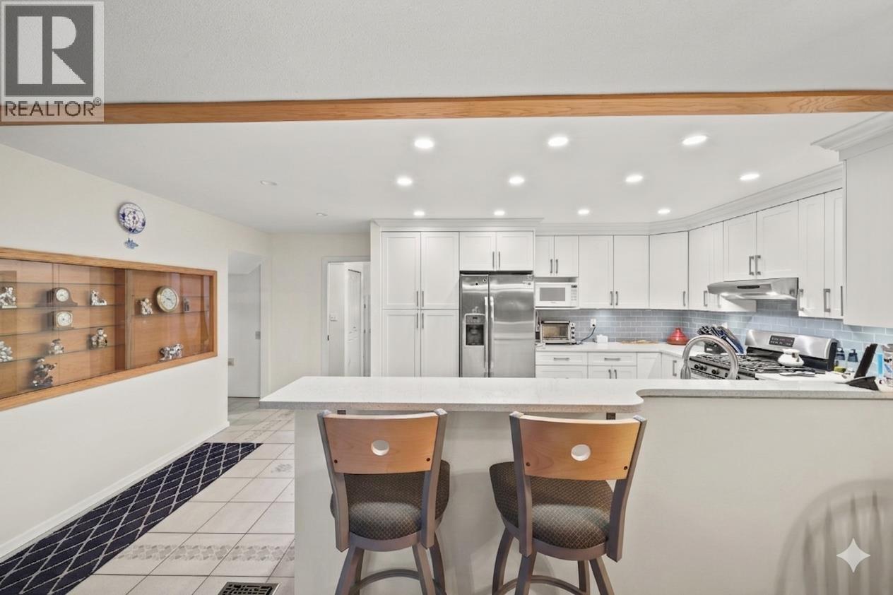 19607 Somerset Drive, Pitt Meadows, British Columbia  V3Y 2L4 - Photo 4 - R3101609