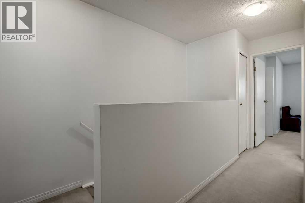 111 Deerfield Drive Se, Calgary, Alberta  T2J 6T9 - Photo 13 - A2292660