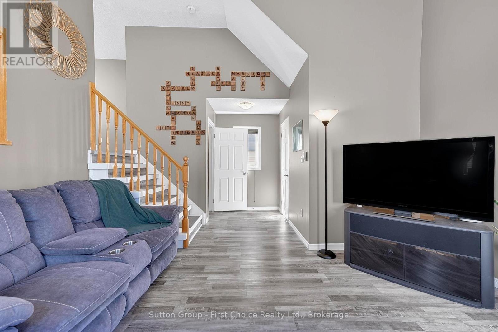 670 Reid Crescent, North Perth, Ontario  N4W 0A1 - Photo 10 - X12998724