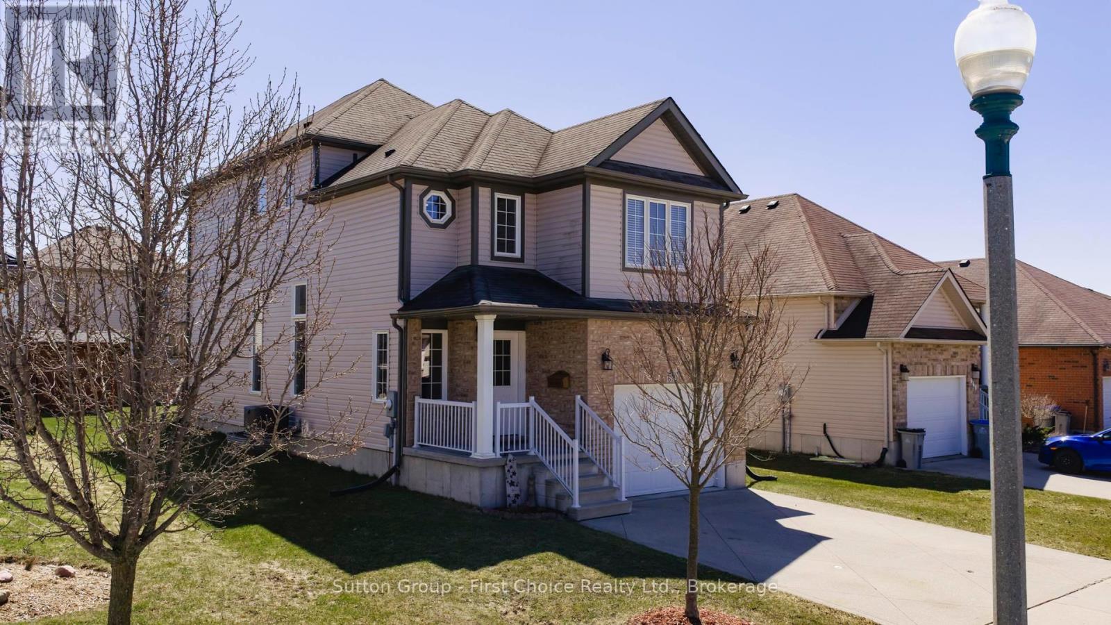 670 Reid Crescent, North Perth, Ontario  N4W 0A1 - Photo 2 - X12998724