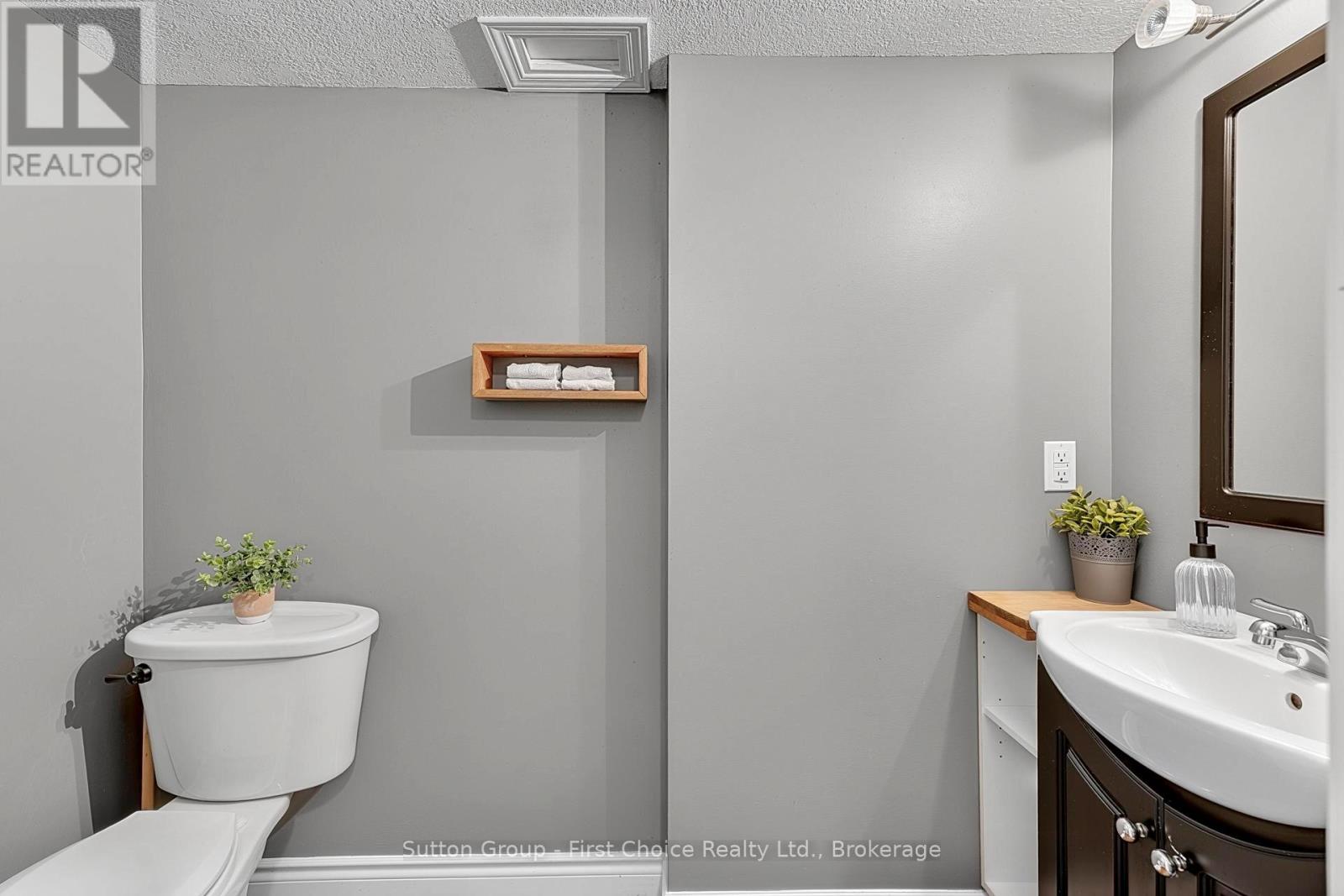 670 Reid Crescent, North Perth, Ontario  N4W 0A1 - Photo 37 - X12998724