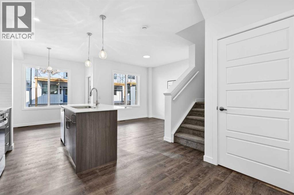 54 Creekside Way Sw, Calgary, Alberta  T2X 6E2 - Photo 13 - A2300549