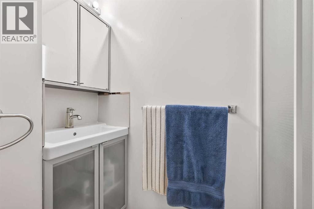 7511 5 Street SW, Calgary, Alberta  T2V 1B7 - Photo 13 - A2301068