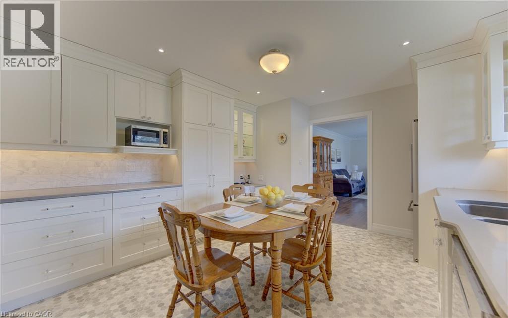 196 Lourdes Street, Waterloo, Ontario  N2L 1N7 - Photo 6 - 40811827