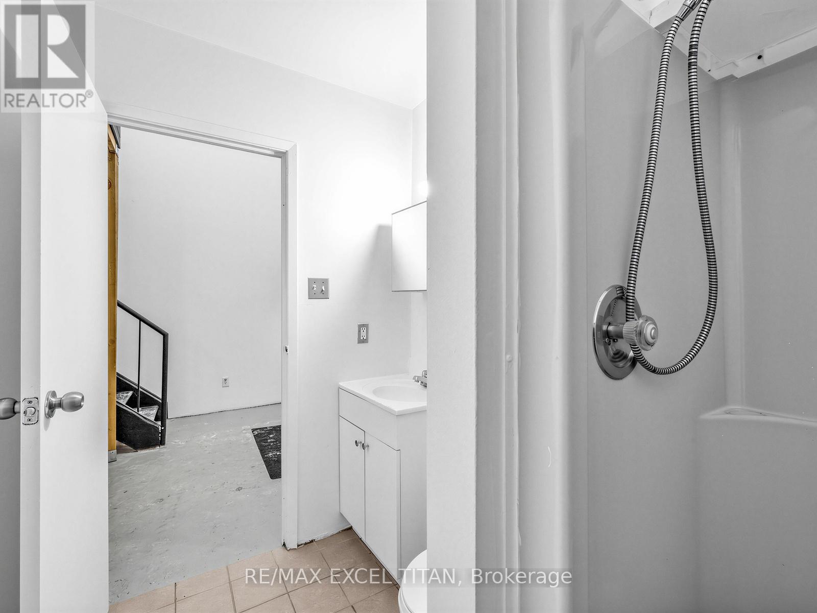 11 - 221 Sterling Road E, Toronto, Ontario  M6P 3L4 - Photo 25 - C12998716