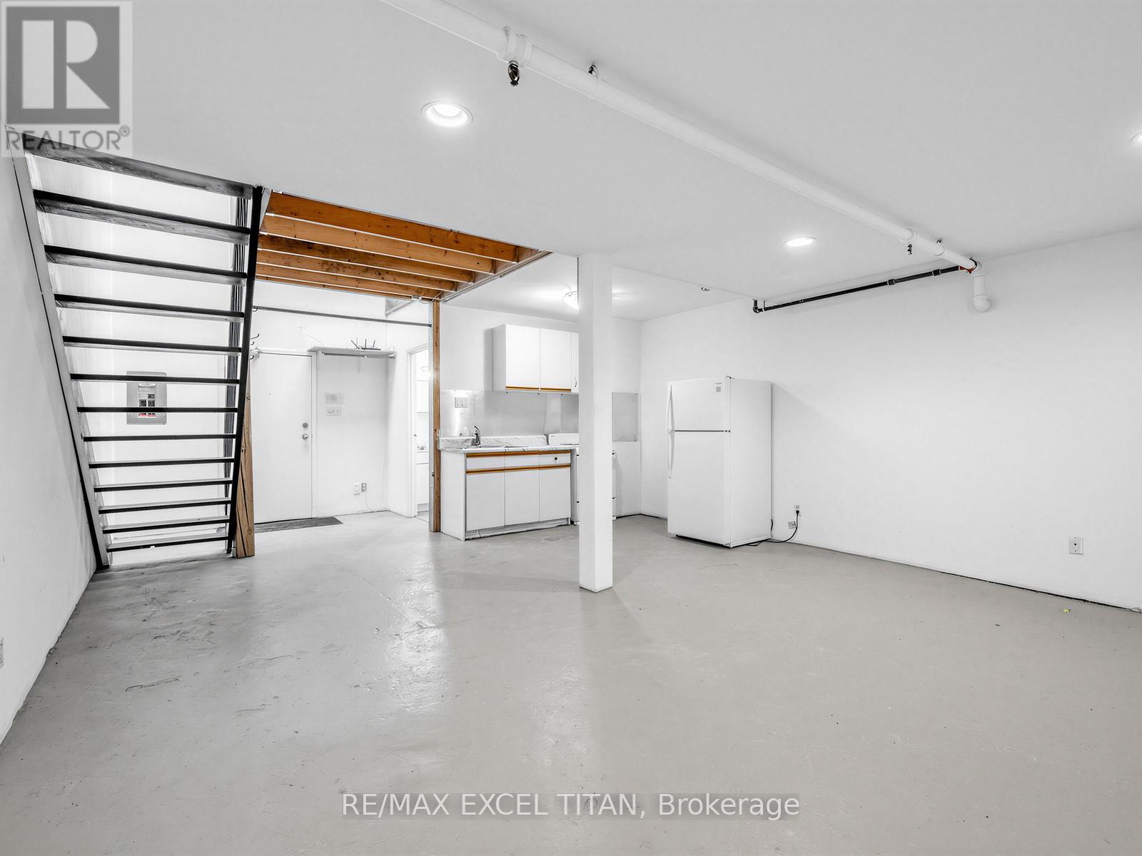 11 - 221 Sterling Road E, Toronto, Ontario  M6P 3L4 - Photo 8 - C12998716