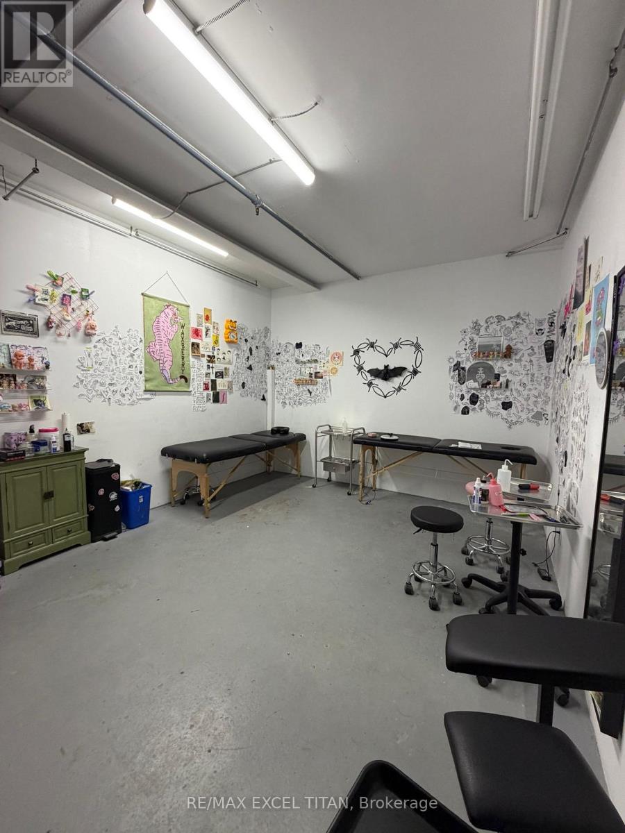 112 - 227 Sterling Road, Toronto, Ontario  M6P 3L4 - Photo 4 - C12998726