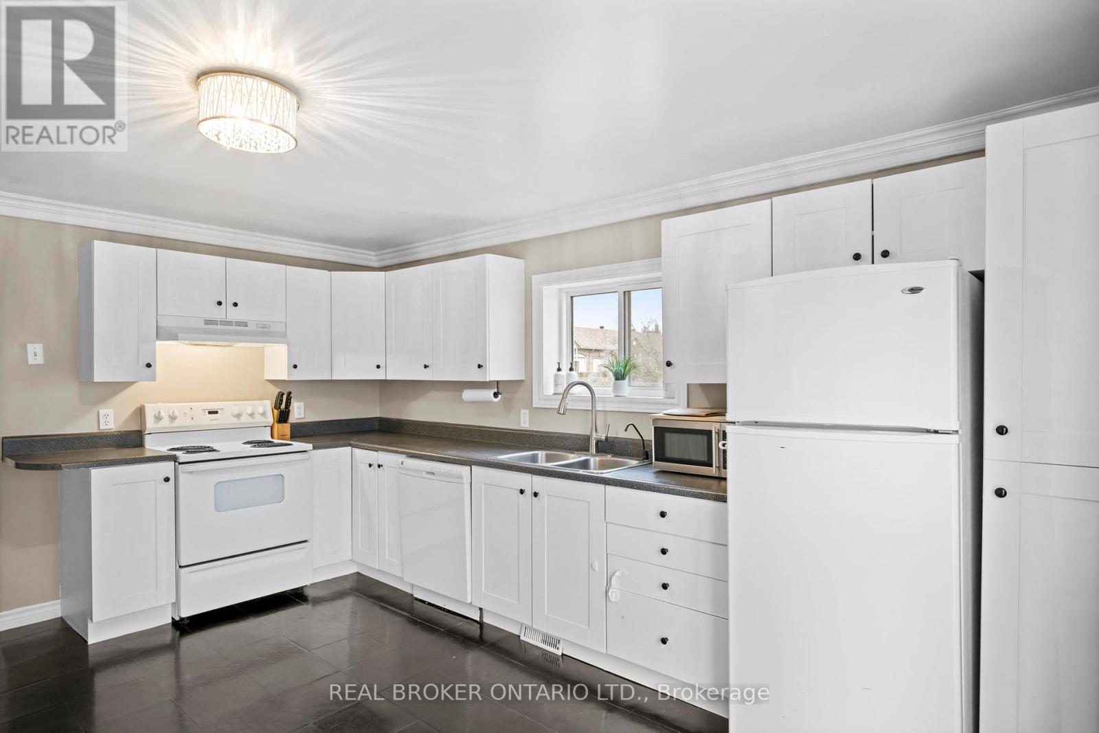 131 Mcdonald Street, Carleton Place, Ontario  K7C 3R4 - Photo 7 - X12998732