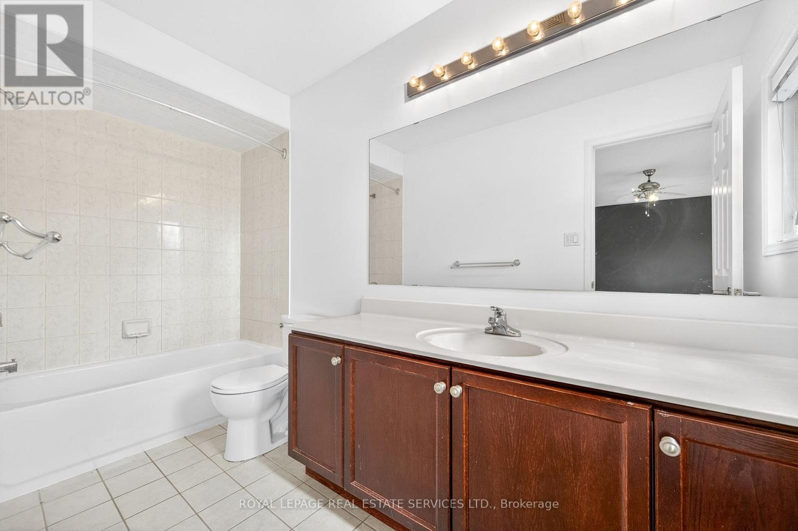 4 - 5090 Fairview Street, Burlington, Ontario  L7L 7H5 - Photo 15 - W12815680