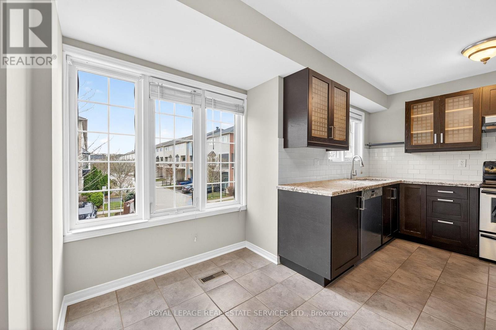 4 - 5090 Fairview Street, Burlington, Ontario  L7L 7H5 - Photo 10 - W12815680