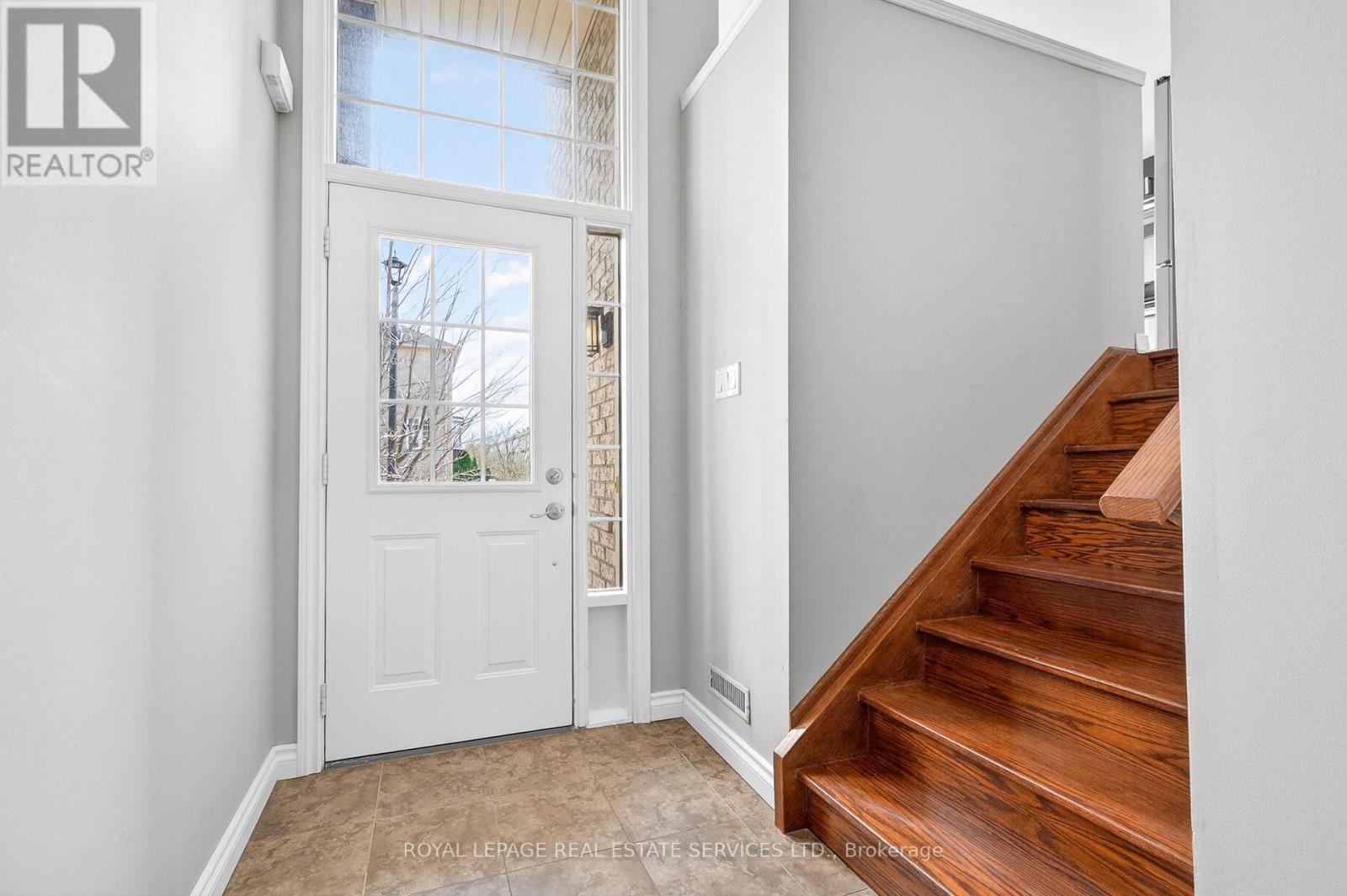 4 - 5090 Fairview Street, Burlington, Ontario  L7L 7H5 - Photo 3 - W12815680