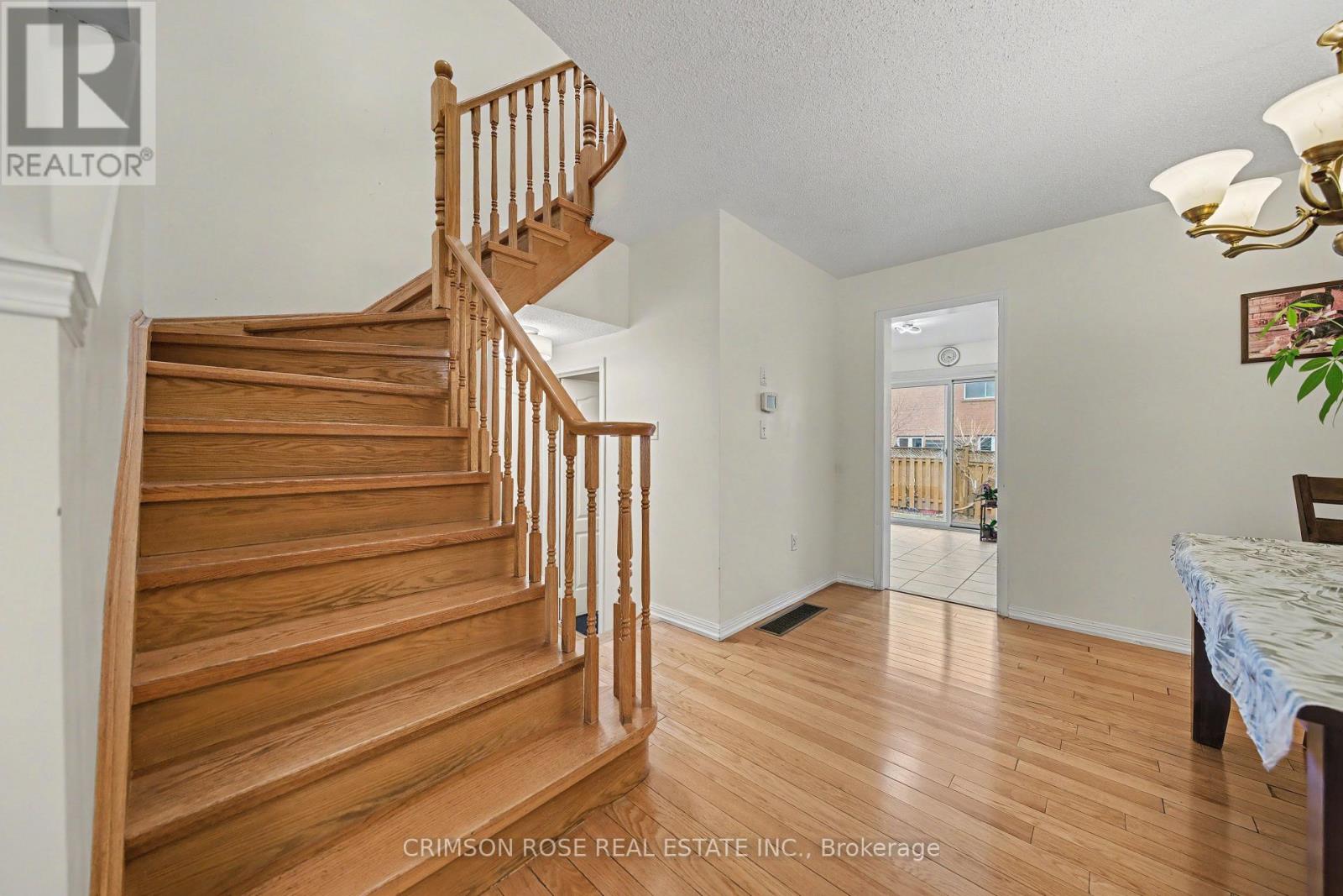 3 Drawbridge Drive, Markham, Ontario  L6C 2B2 - Photo 12 - N12998712