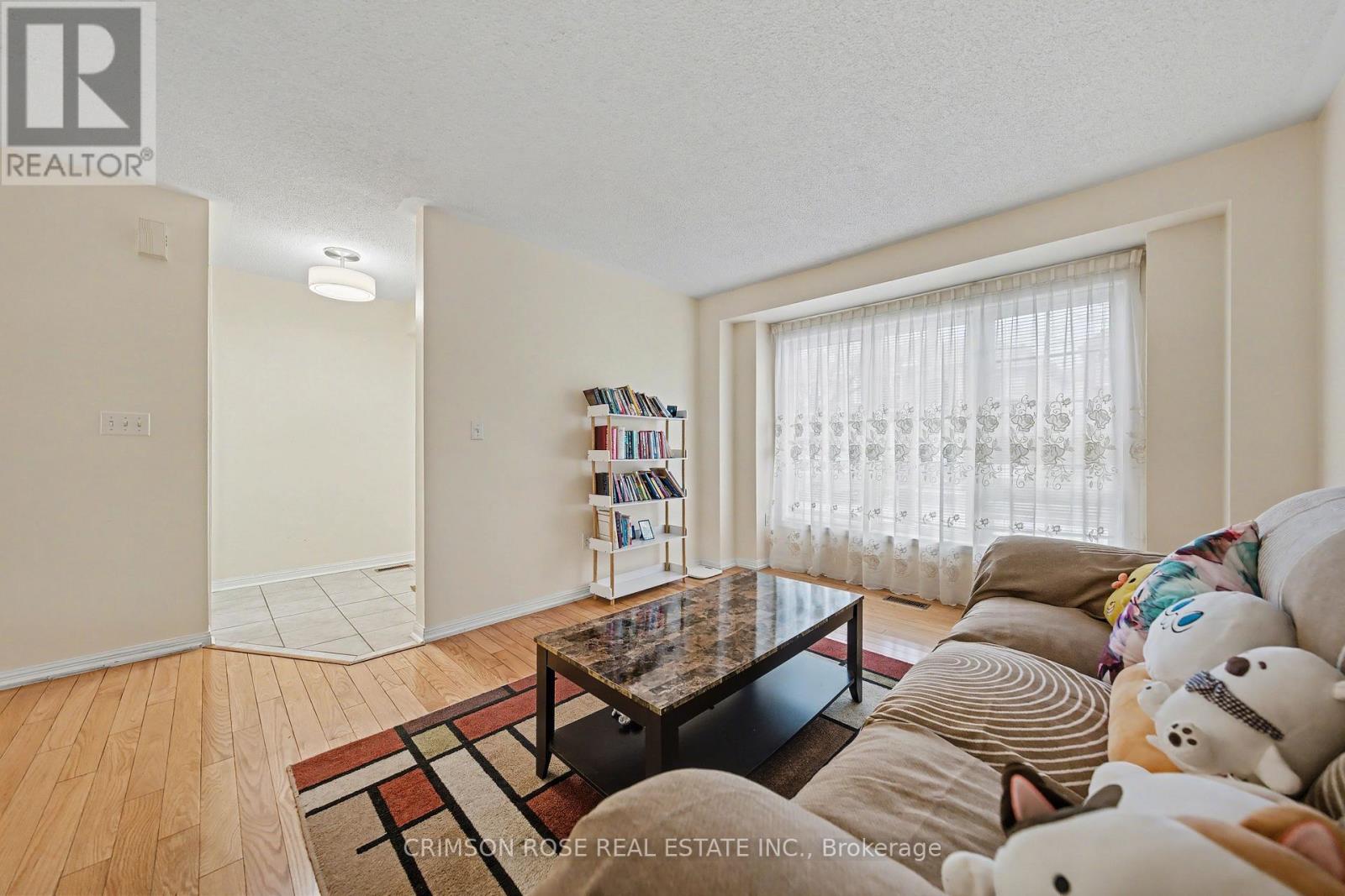 3 Drawbridge Drive, Markham, Ontario  L6C 2B2 - Photo 6 - N12998712