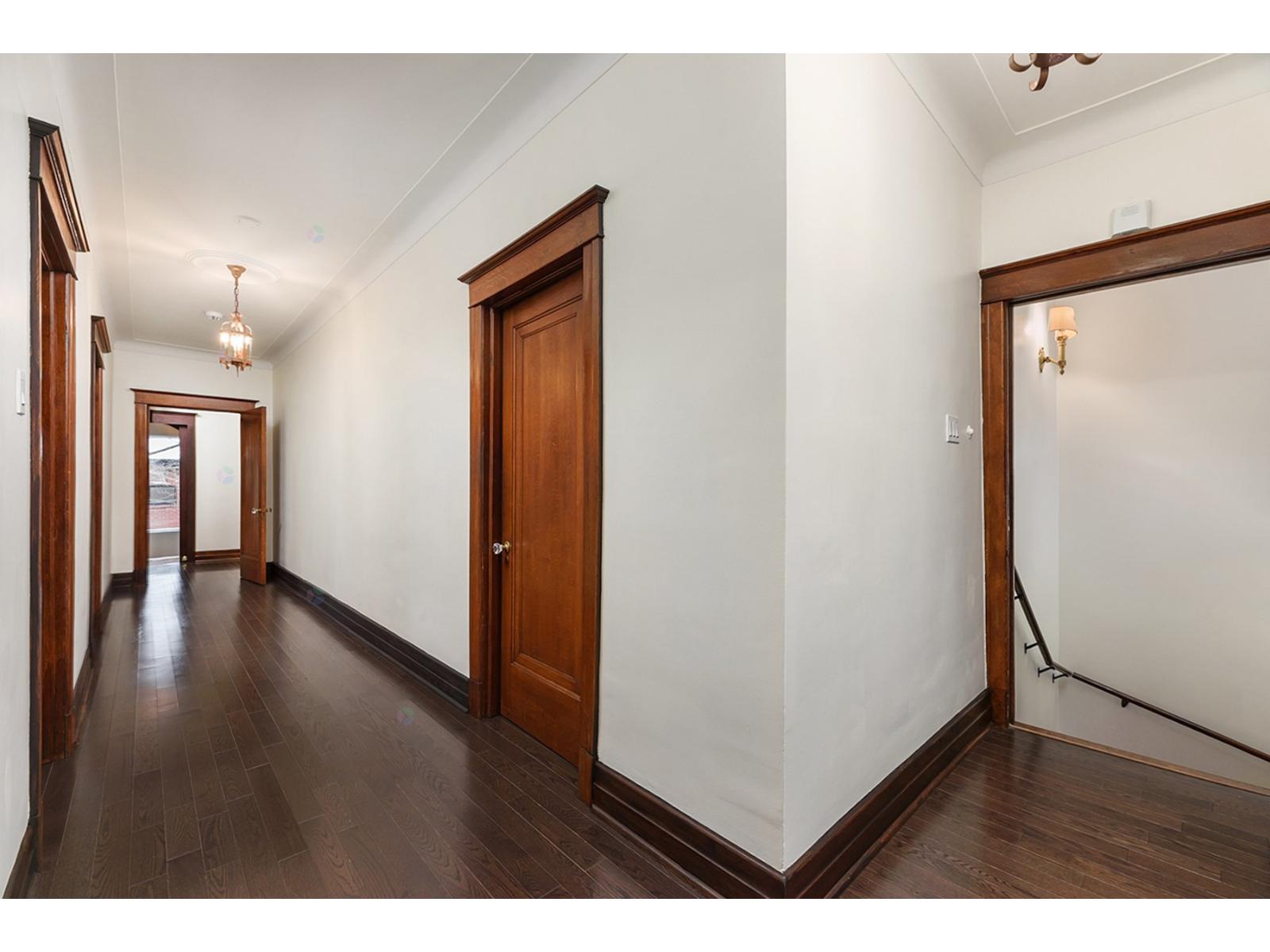 4366A Av. Marcil Montréal (Côte-des-Neiges/Notre-Dame-de-Grâce) Quebec Canada H4A2Z8 2