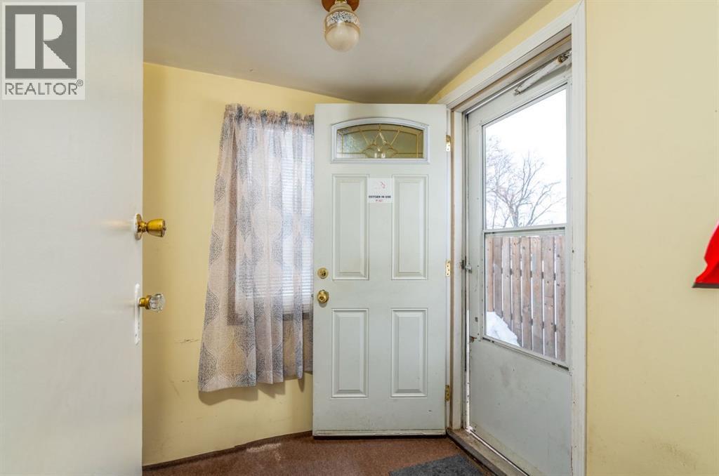 5305 49 Avenue, Lloydminster, Saskatchewan  S9V 0V2 - Photo 9 - A2290684