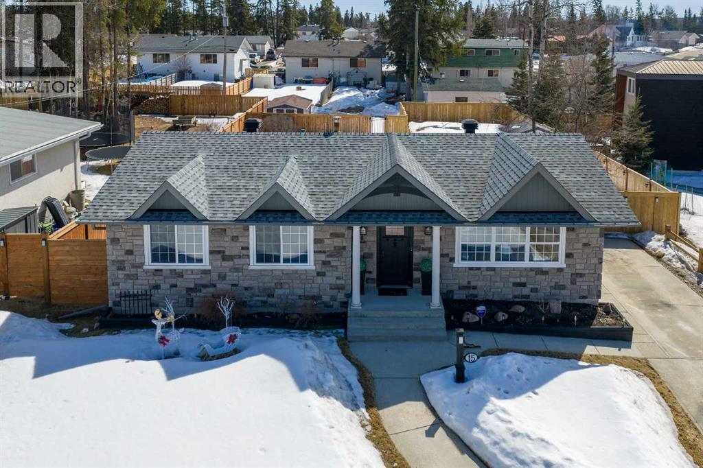 15 Virginia Avenue, Whitecourt, Alberta  T7S 1H2 - Photo 5 - A2299558