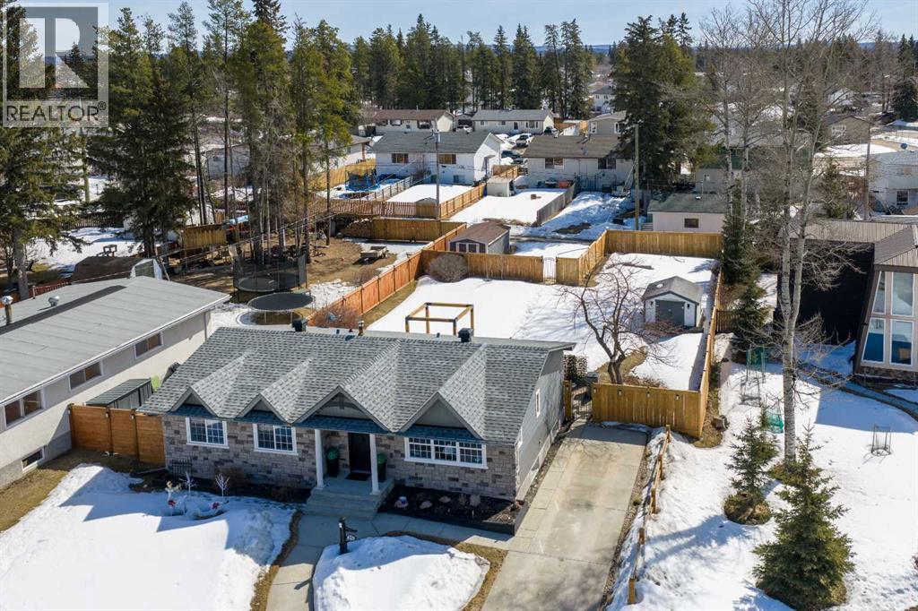 15 Virginia Avenue, Whitecourt, Alberta  T7S 1H2 - Photo 7 - A2299558